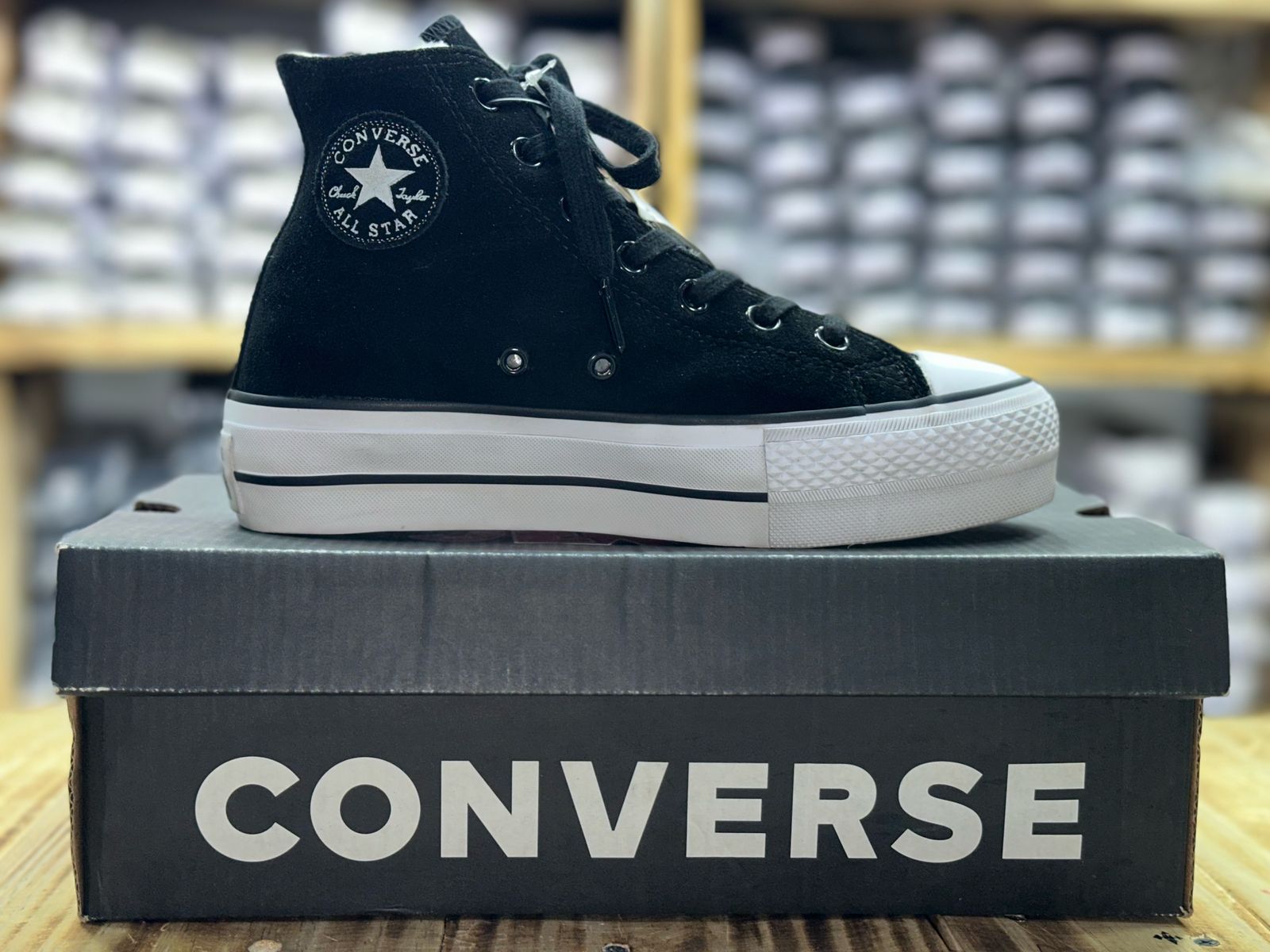 Botas Estilo Converse Plataforma Gamuza – Negro con Forro Borrego