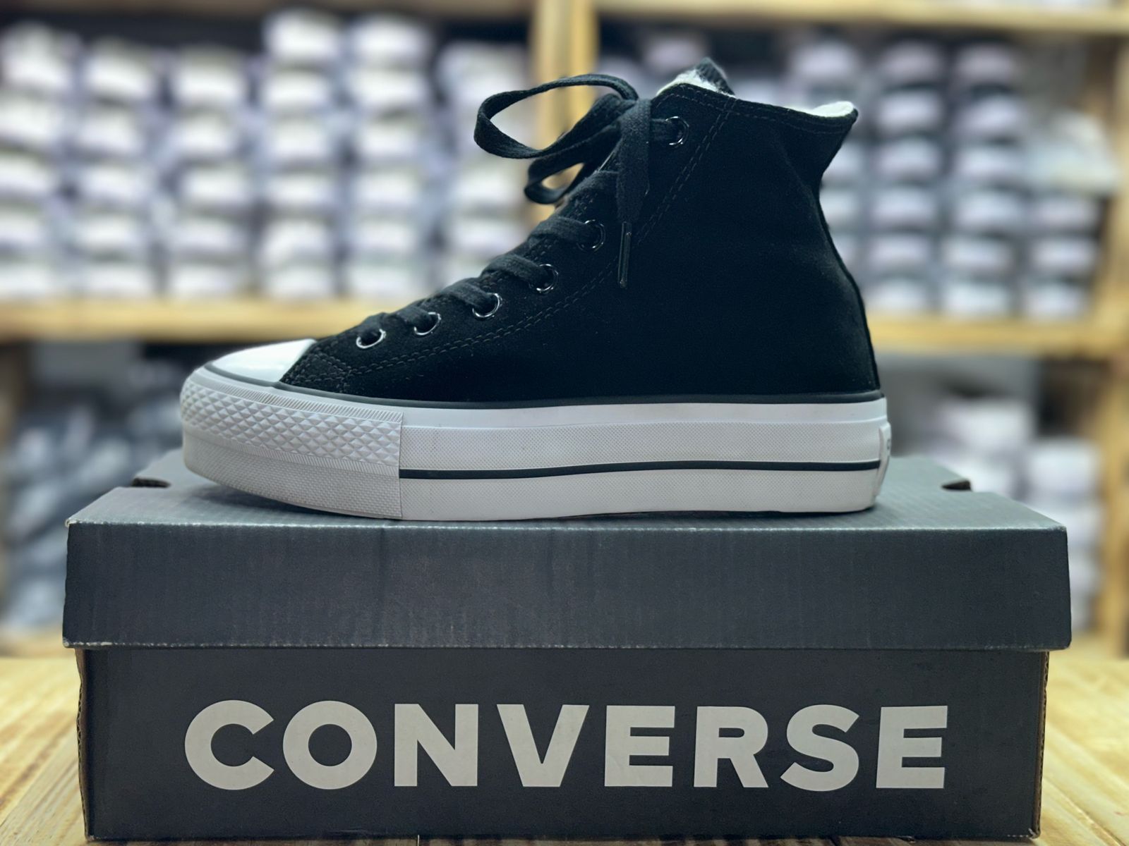 Botas Estilo Converse Plataforma Gamuza – Negro con Forro Borrego
