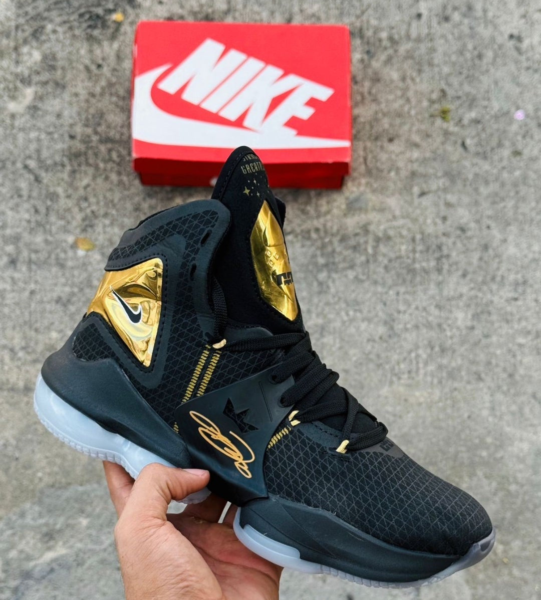 Botas Deportivas LeBron - Estilo y Comodidad en Cada Paso