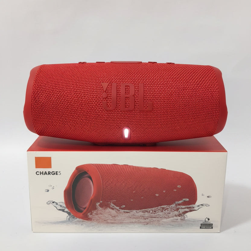 Parlante JBL Charge 5 Portátil Bluetooth – Rojo, Negro y Azul